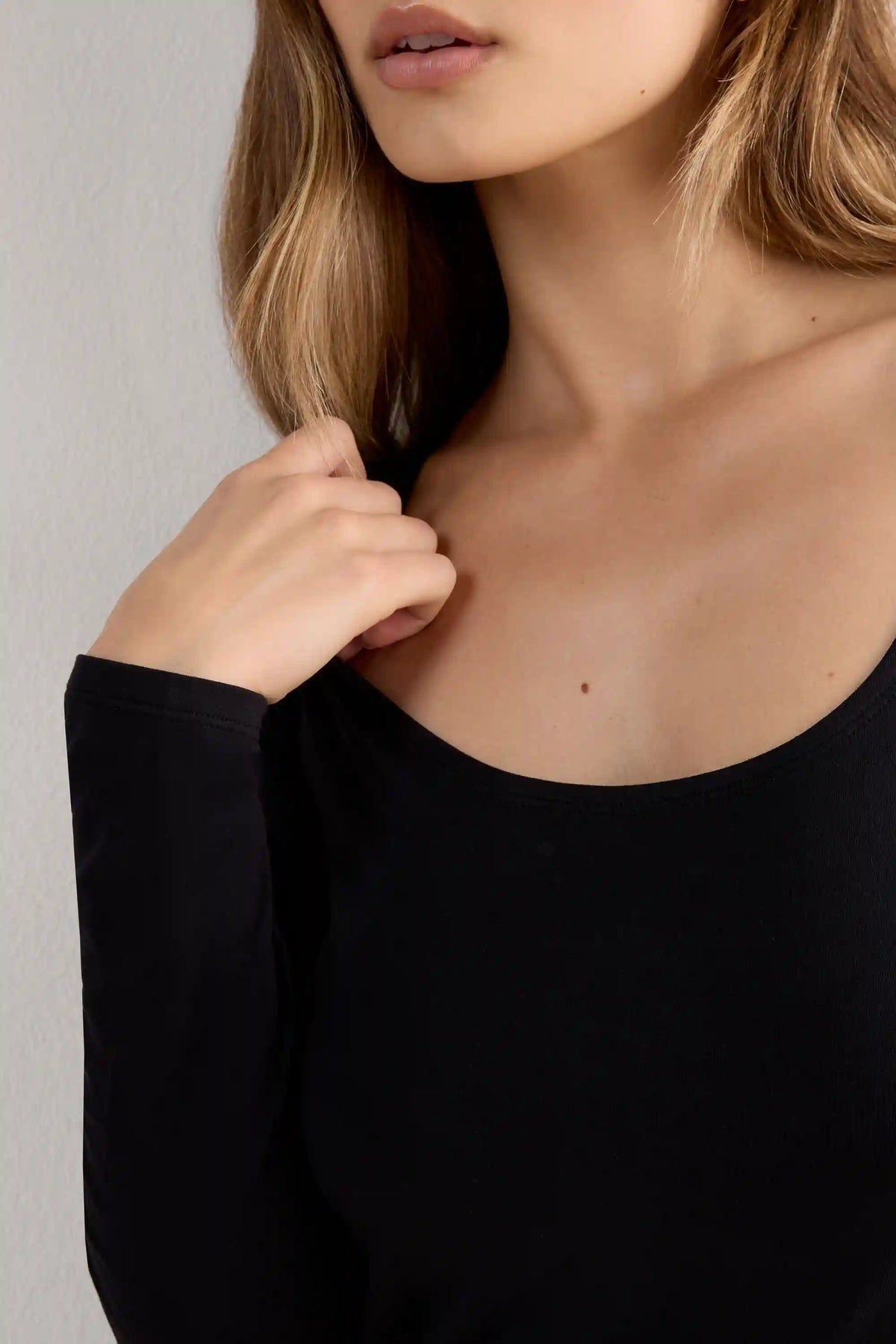 Long Sleeve Scoop Neck Top in Micro-modal