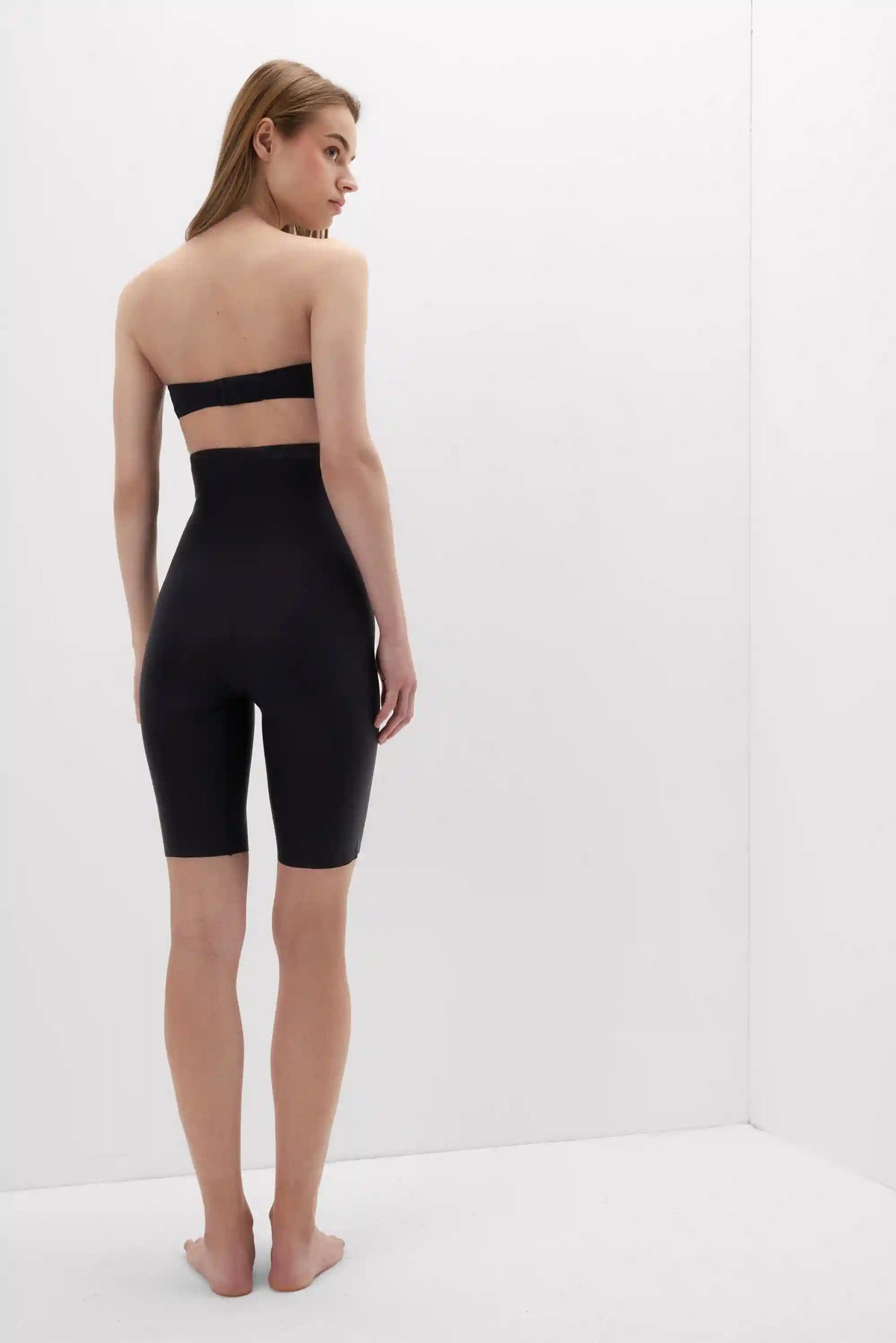 Shaping Shorts in Seamless Microfiber