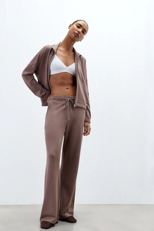 Sporty & Chic Full Length Pants in Modal and Cotton