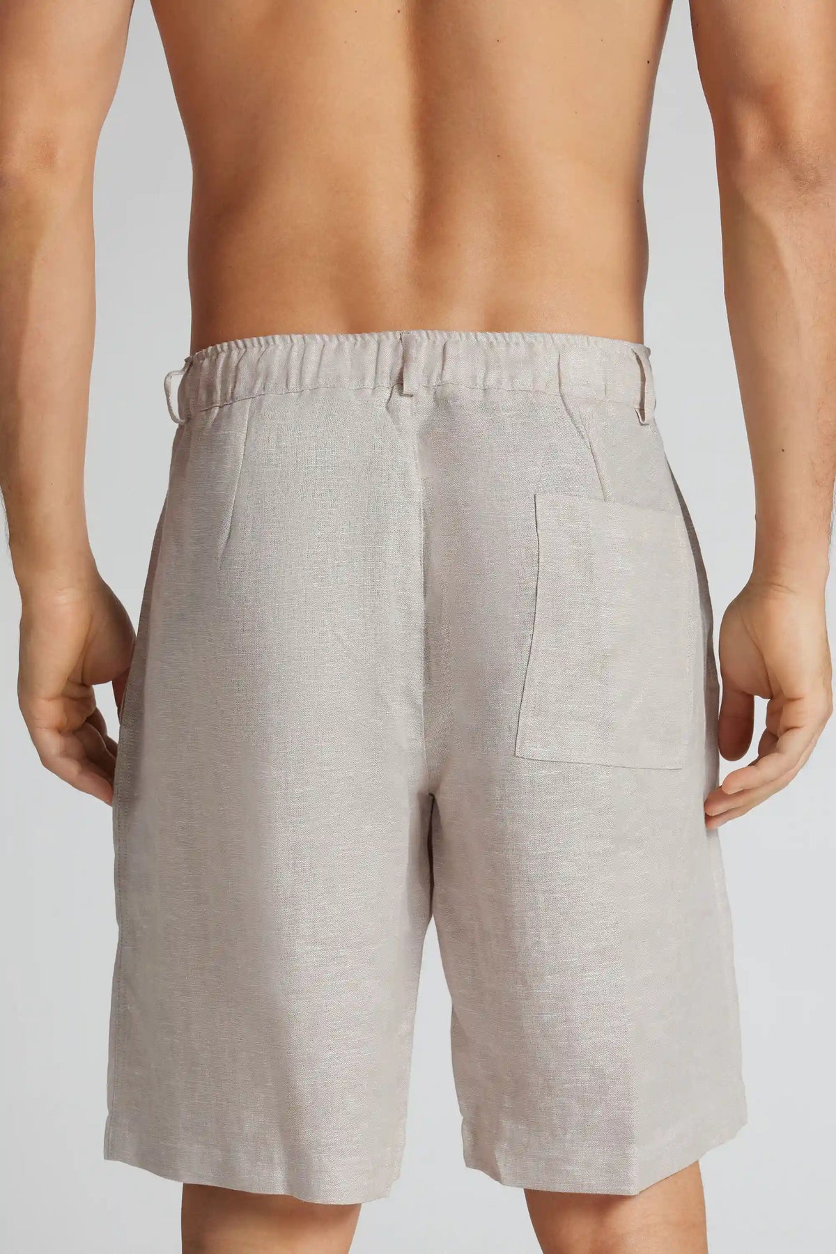 Men&rsquo;s Shorts in 100% Linen