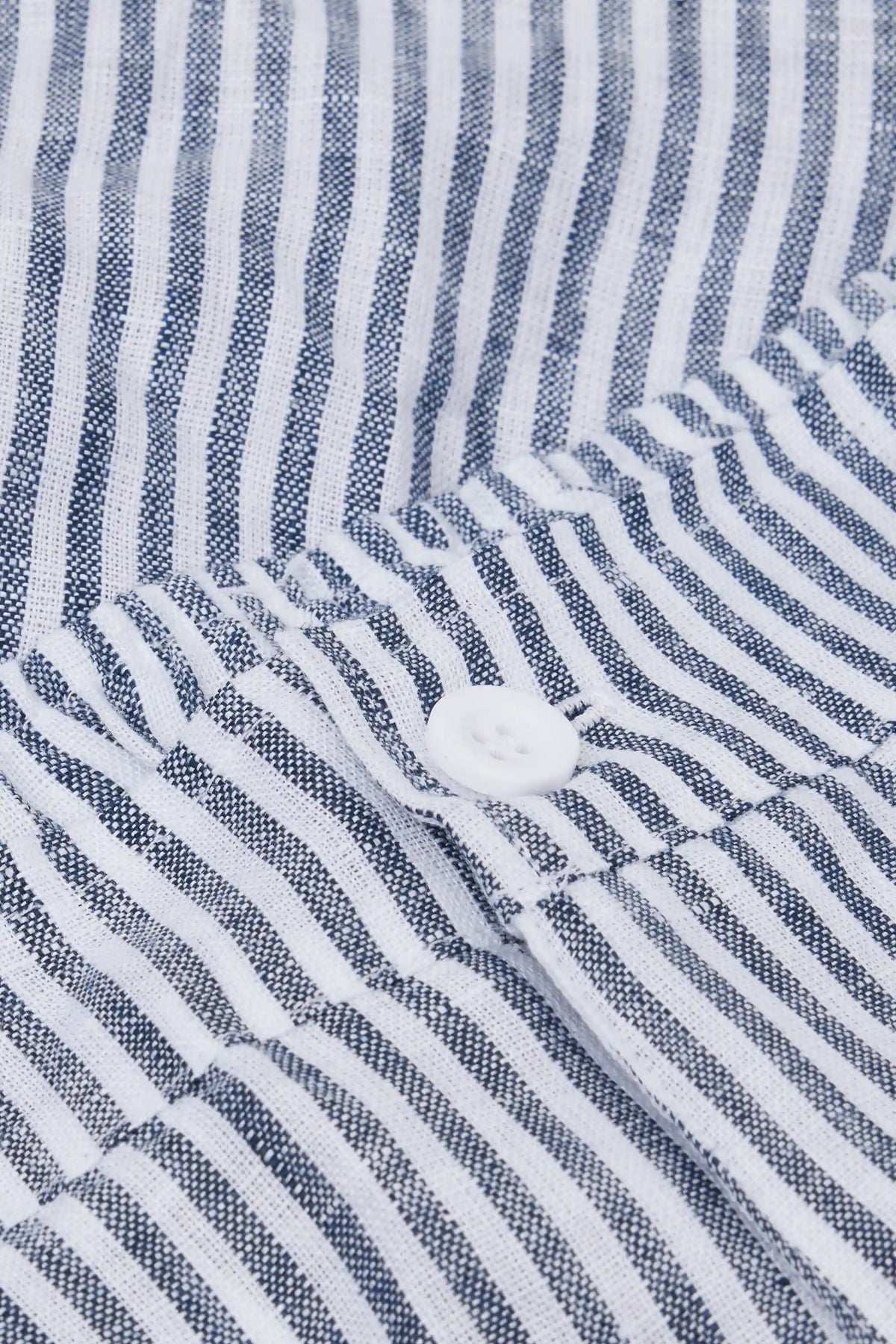 Men&rsquo;s Shorts in 100% Linen