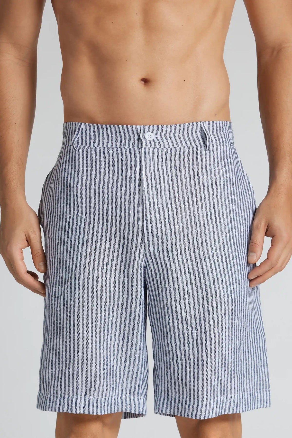 Men&rsquo;s Shorts in 100% Linen