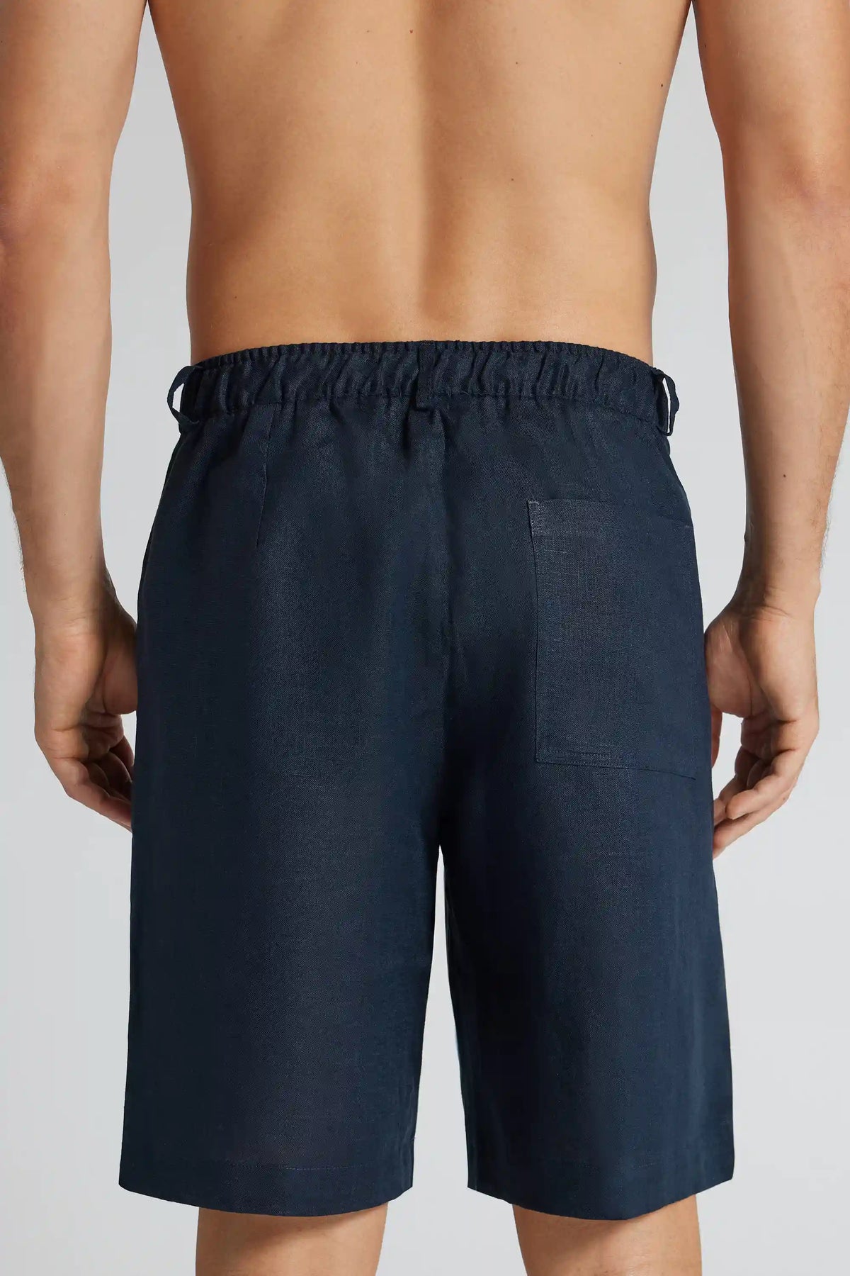 Men&rsquo;s Shorts in 100% Linen